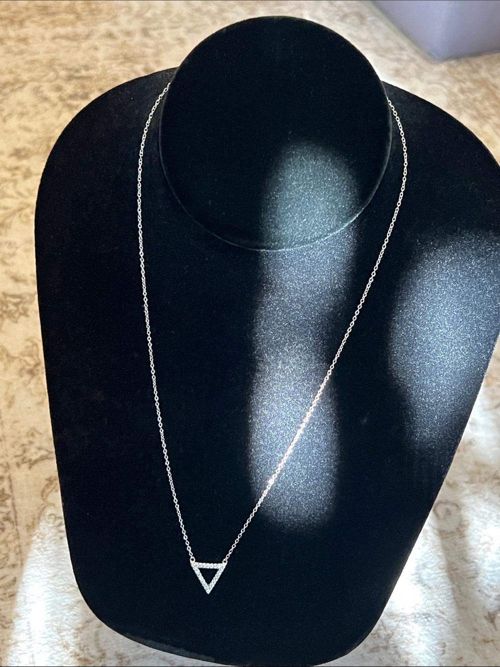 Delicate Silver Triangle Pendant Necklace - Women Jewelry N002